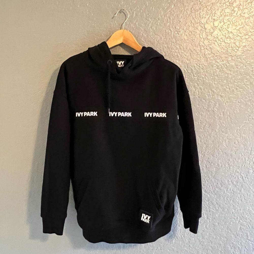 Ivy Park • Long Sleeve Hoodie w Logo